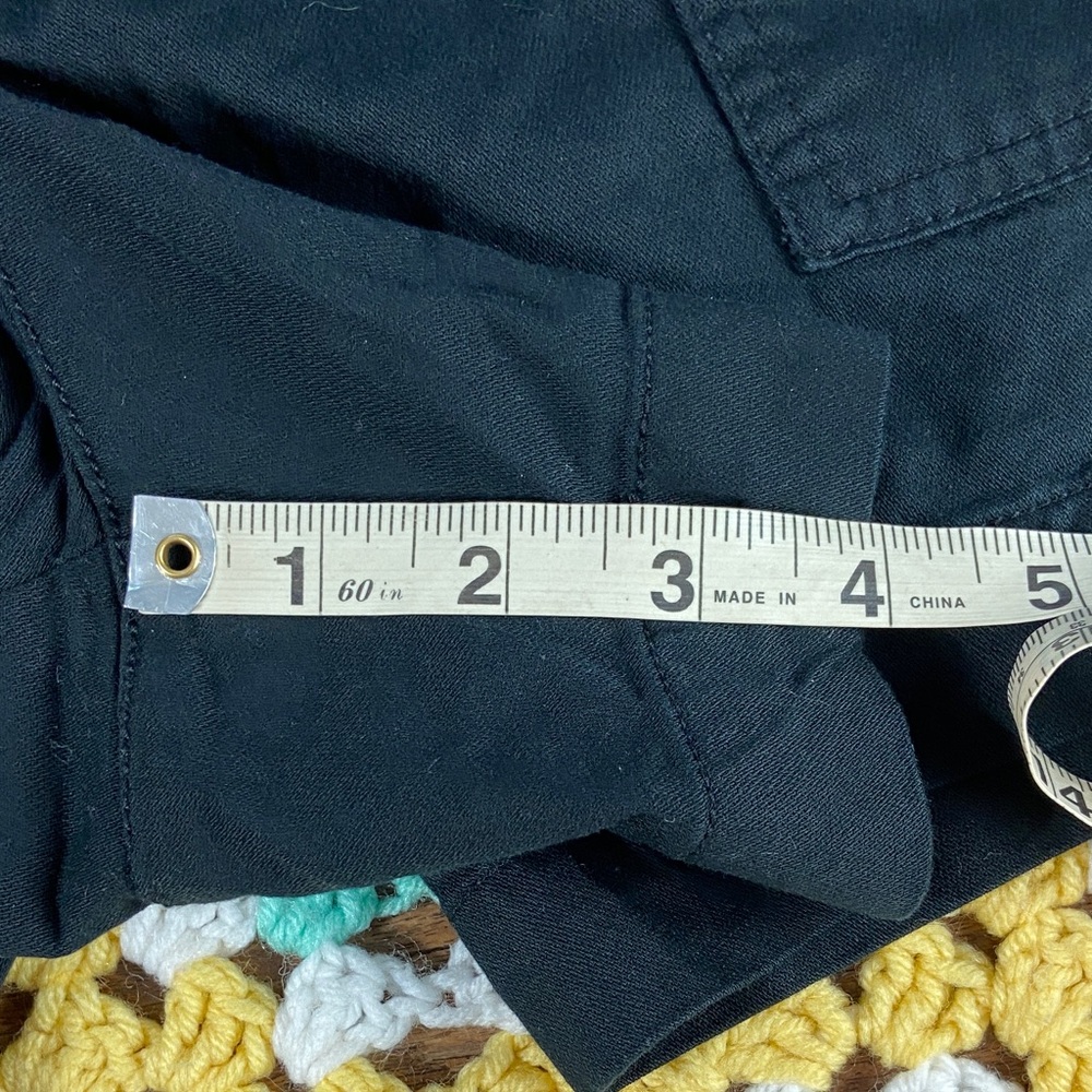 3/$12 GAP Women's Black Chino 4” cotton blend casual Shorts Large L High Rise - Picture 5 of 9